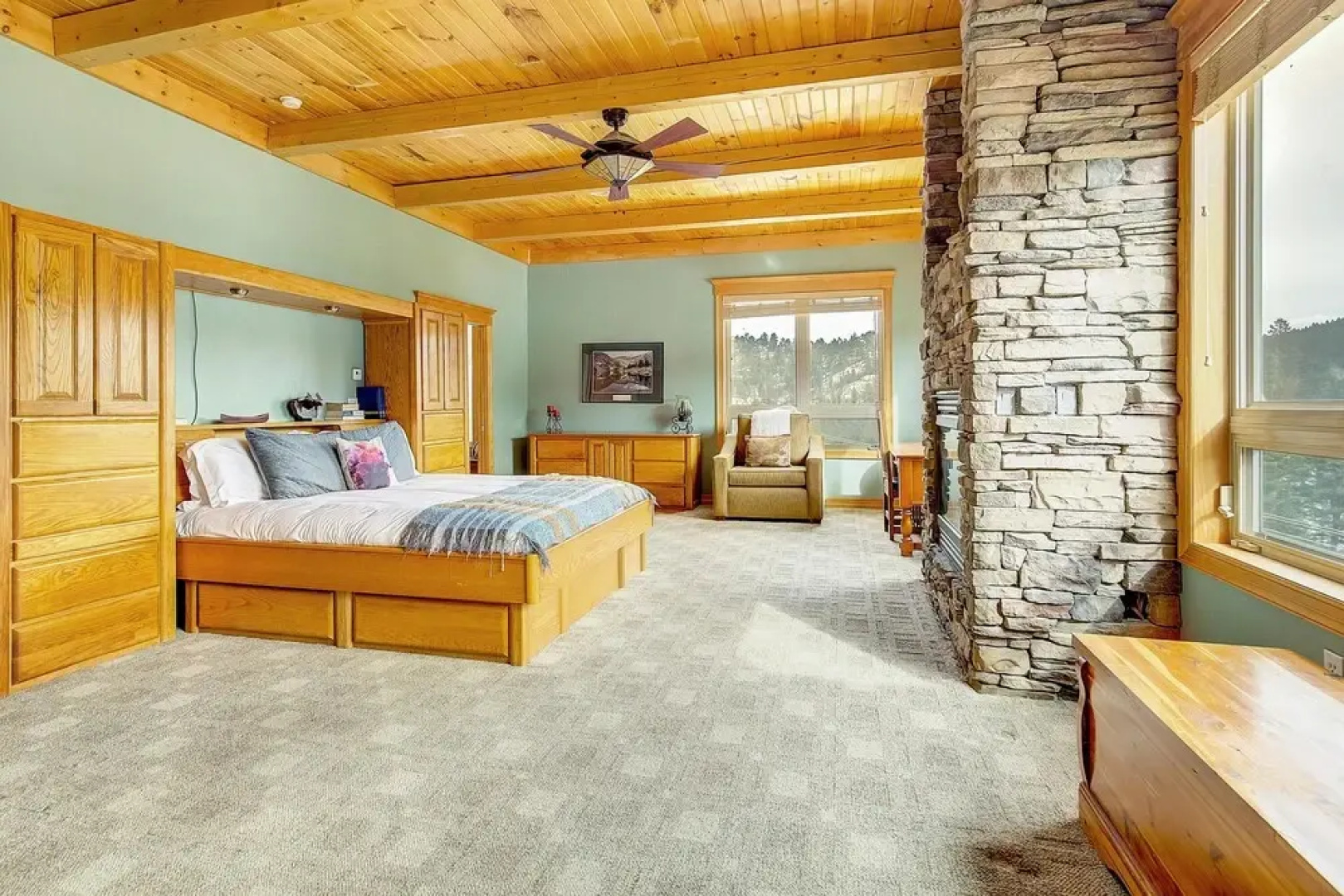 Secluded & Spacious Mountain Getaway