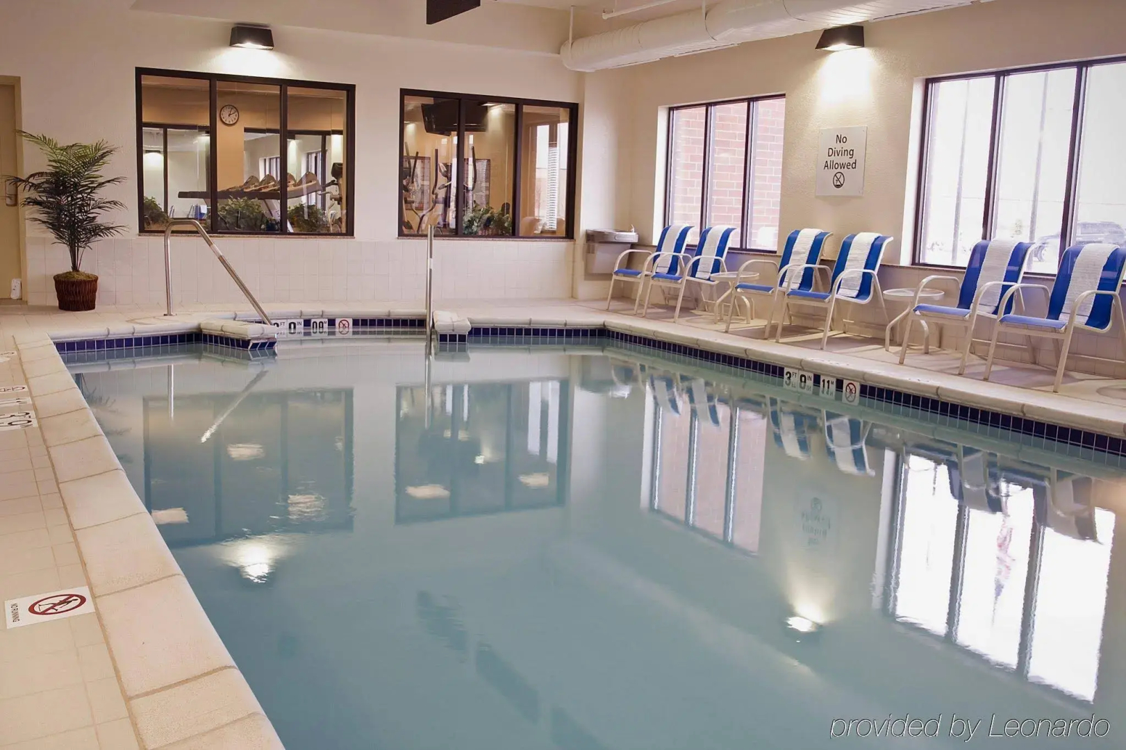 Holiday Inn Express & Suites Chicago West - O'Hare Arpt Area by IHG