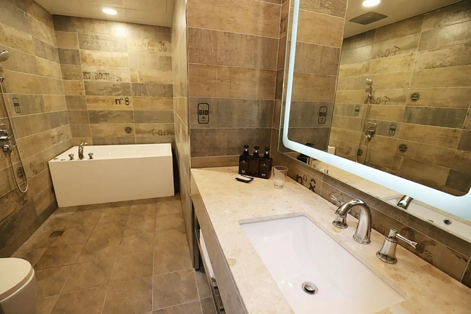 Dongducheon Hotel The Gray