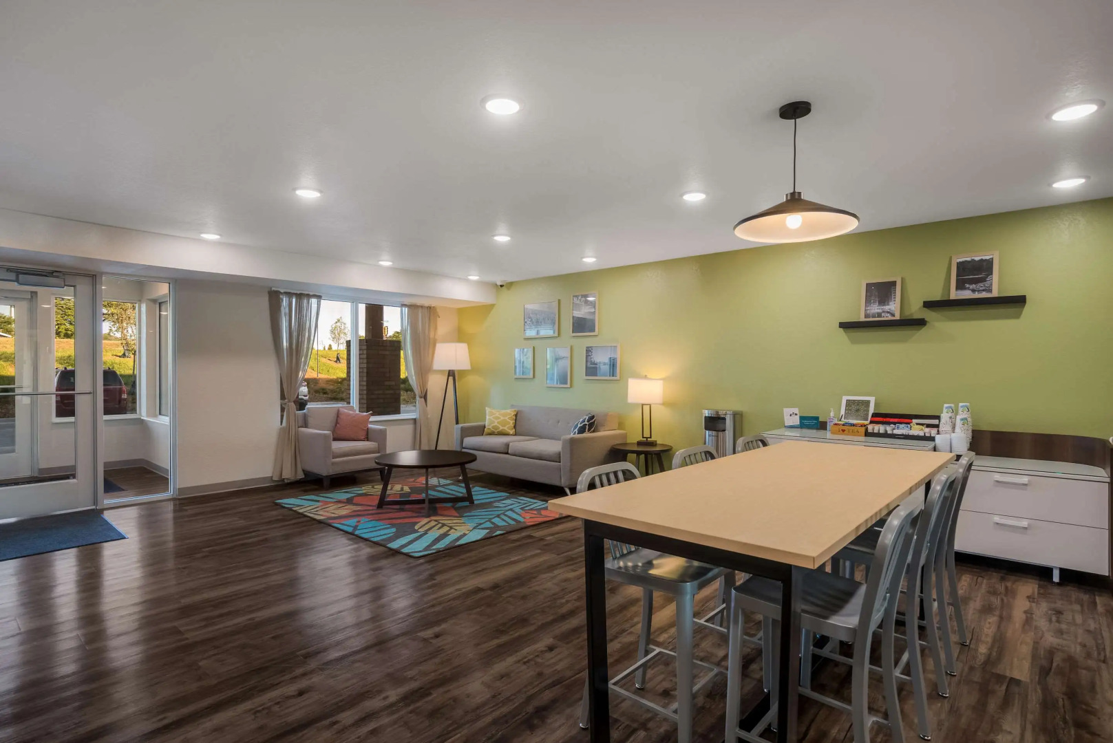 Woodspring Suites Milwaukee - Menomonee Falls