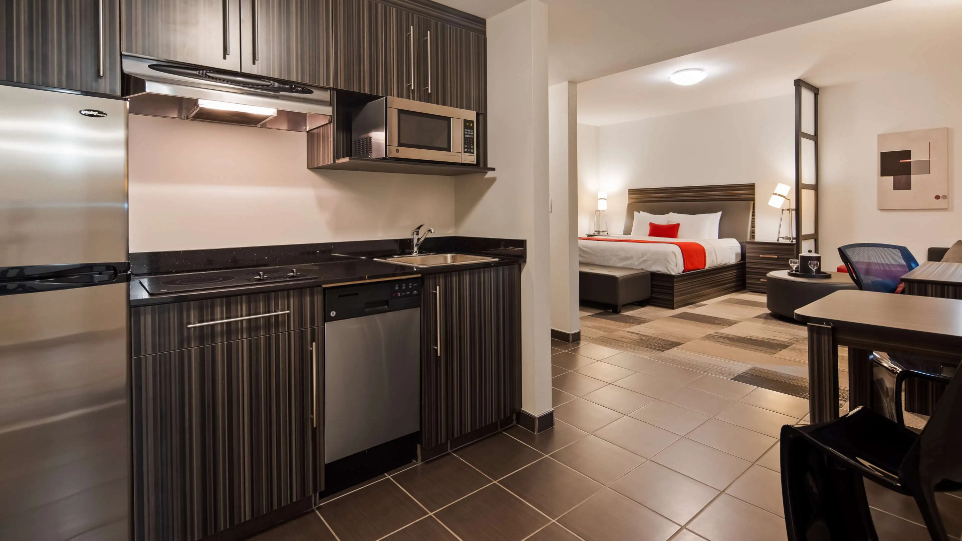 Best Western Plus Airport Inn & Suites