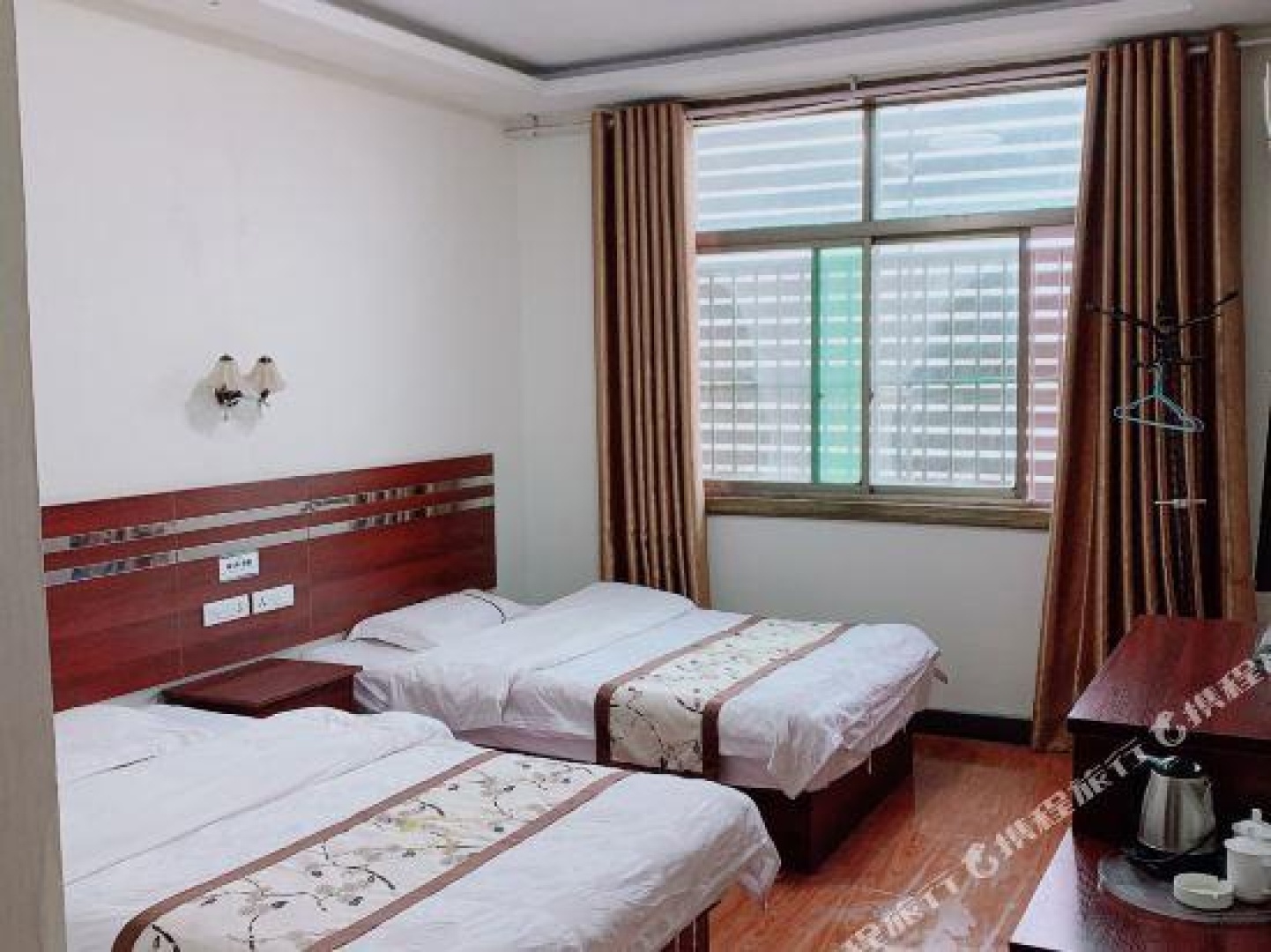 Fuyang Funan Yixuan Business Hotel