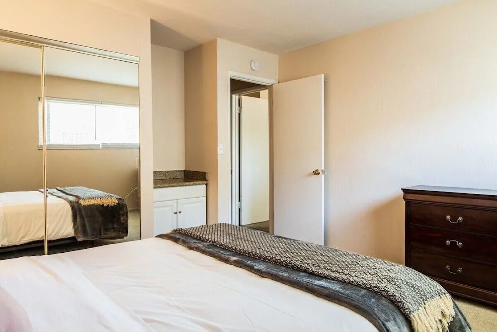 Beautifully Designed Concord Apartment