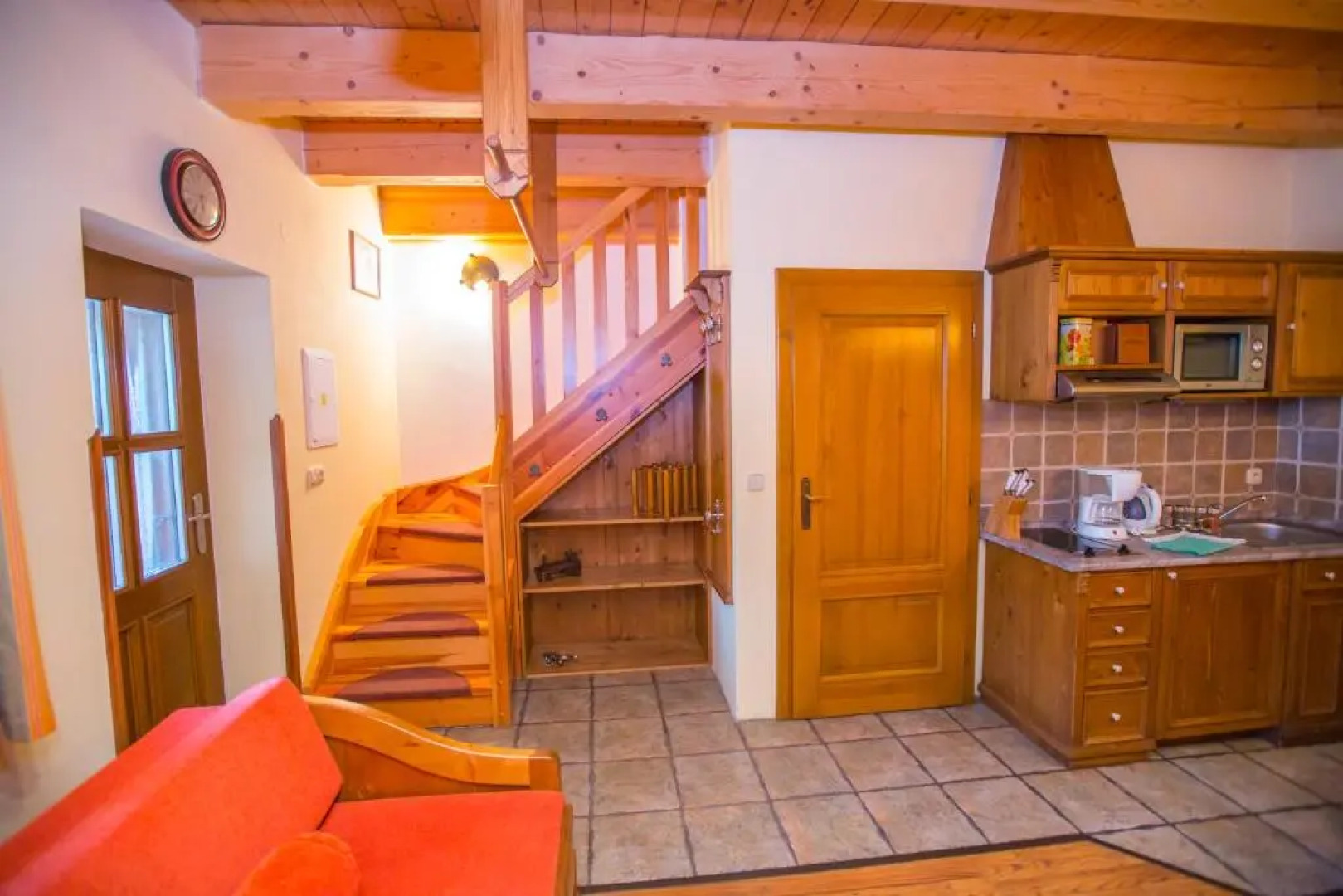 Happy House Apartments