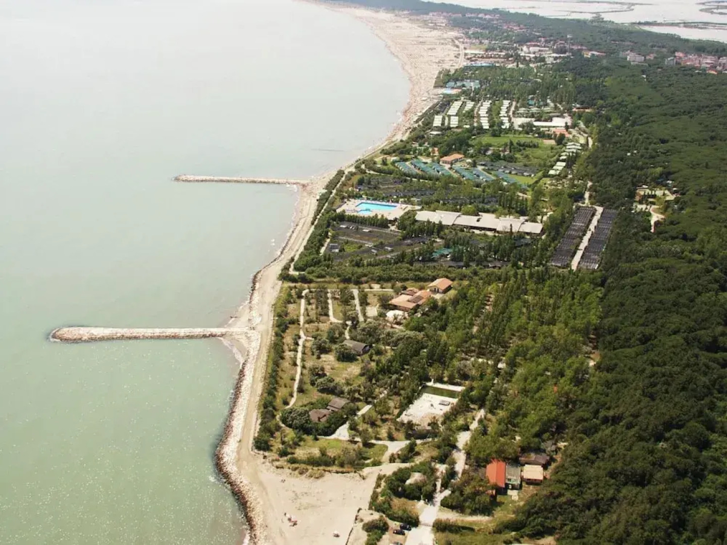 Spacious Apartment in Rosolina Mare near Sea