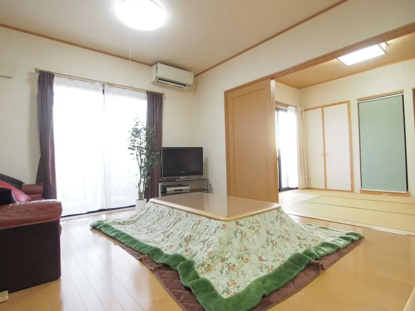Okazaki House up to 8 People