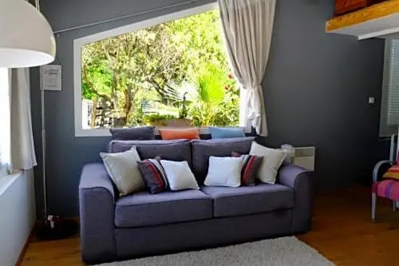 Jolie chambre,vue sur piscine