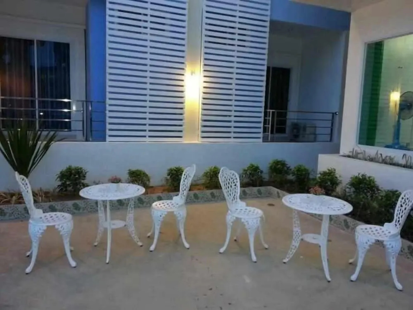 De-complex Apartment