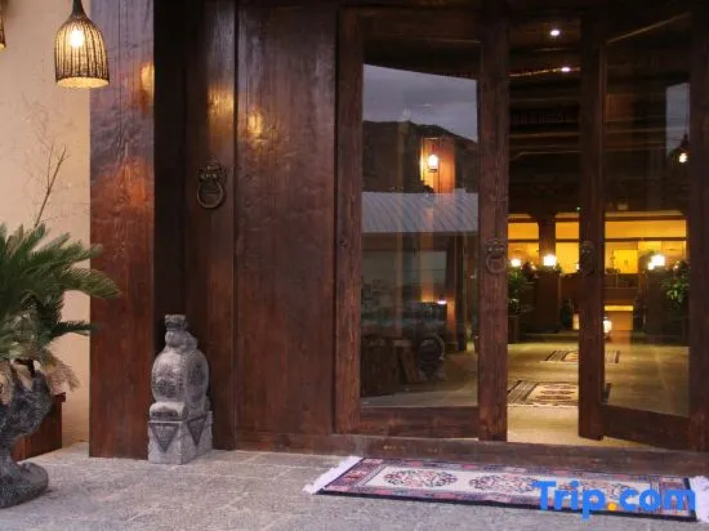 Dibei Hotel and Lost Horizon