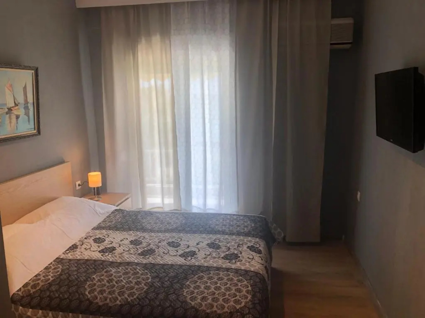 DISTRiCT 01 Beachfront appartment