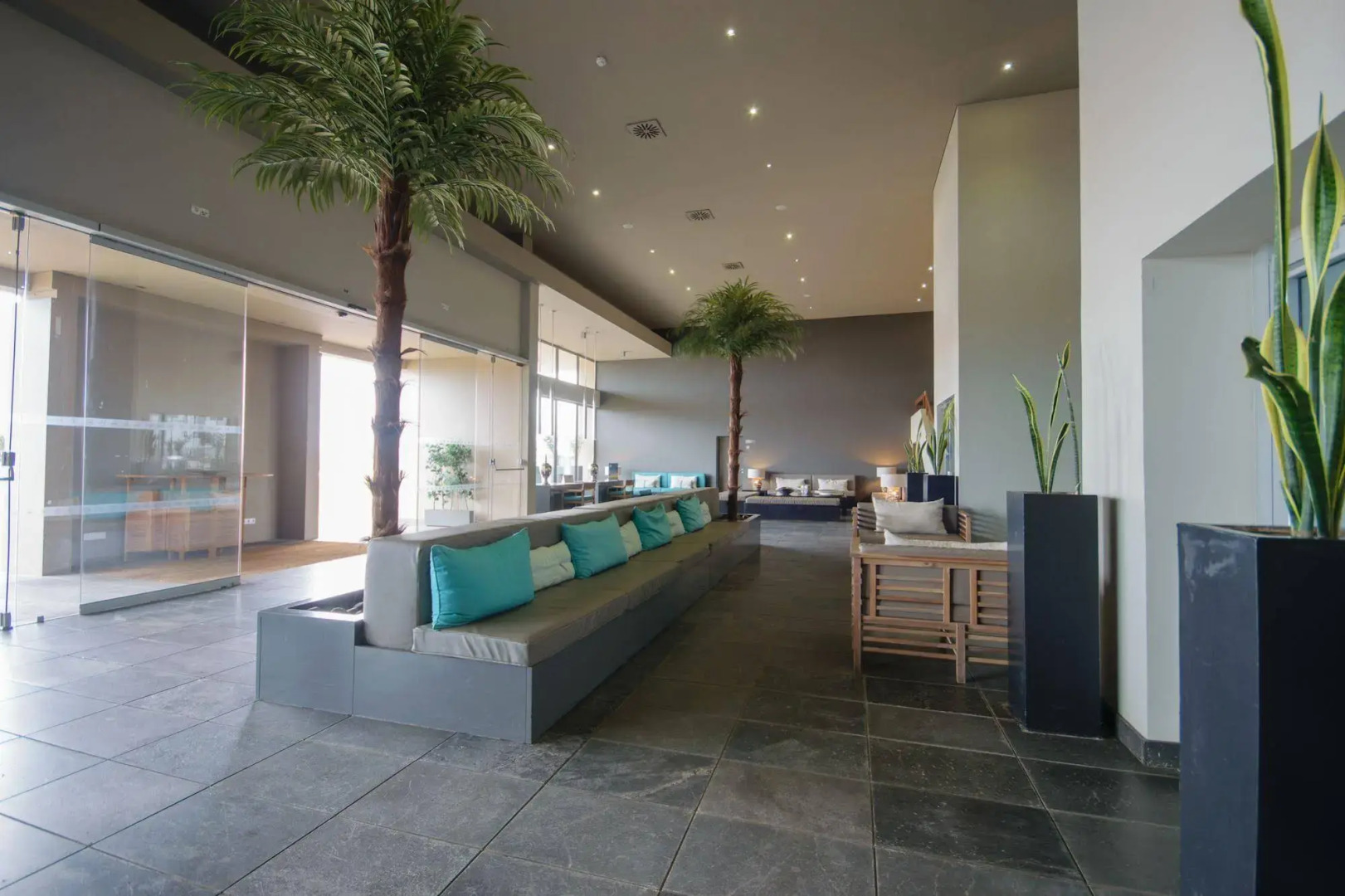 Hotel Oasis Salinas Sea