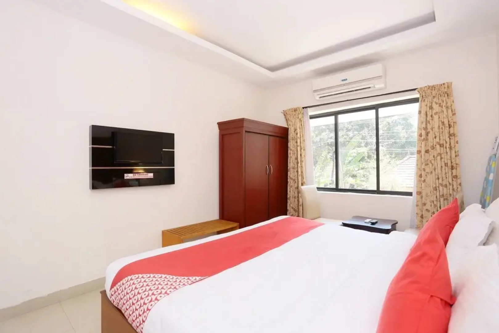 Hotel Dona Castle by OYO Rooms