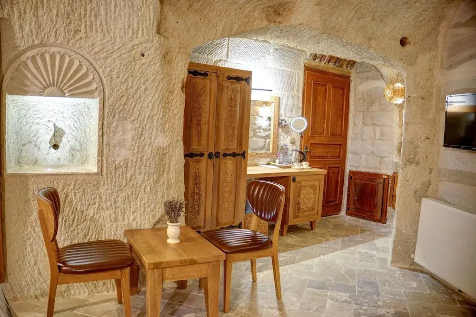 Nar-I Ask Cave Hotel