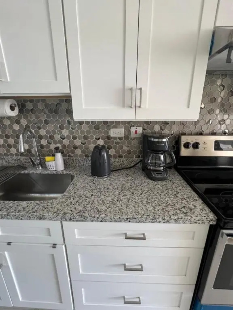 Large Luxurious Beach Front 1 Bedroom at Bayfront Villa