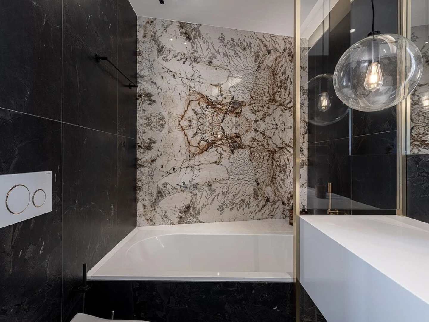 Fabulous 5 Bedroom Villa With sea Access