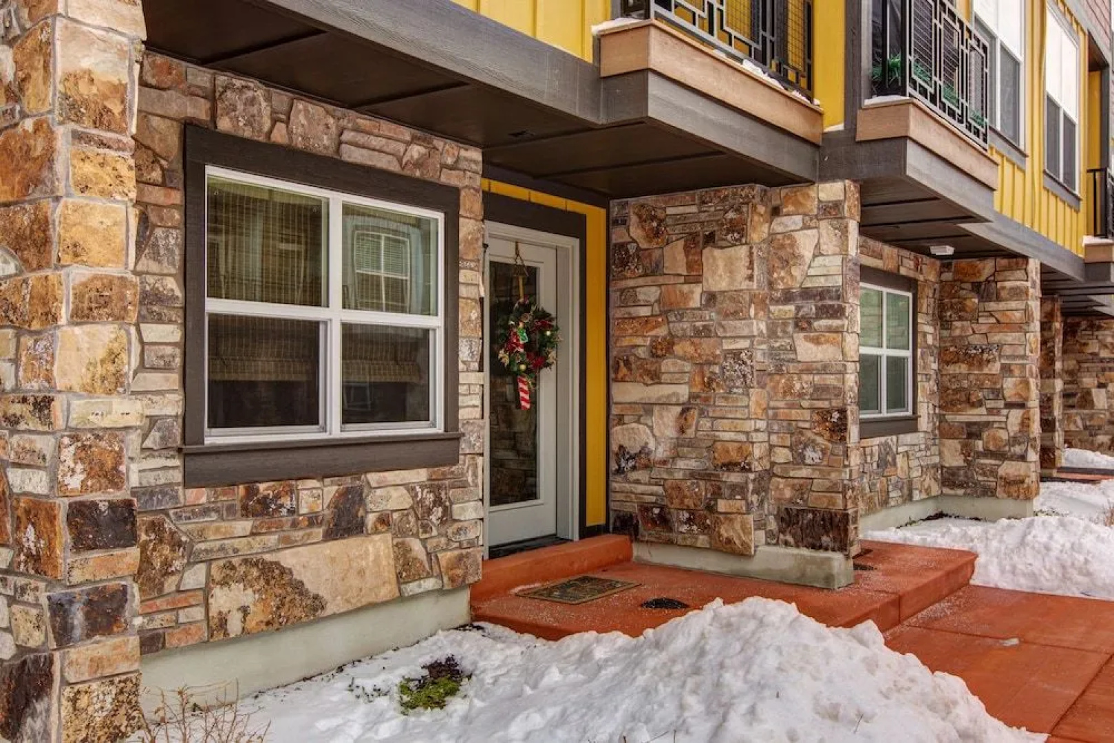 1370 Center Dr Condo by RedAwning