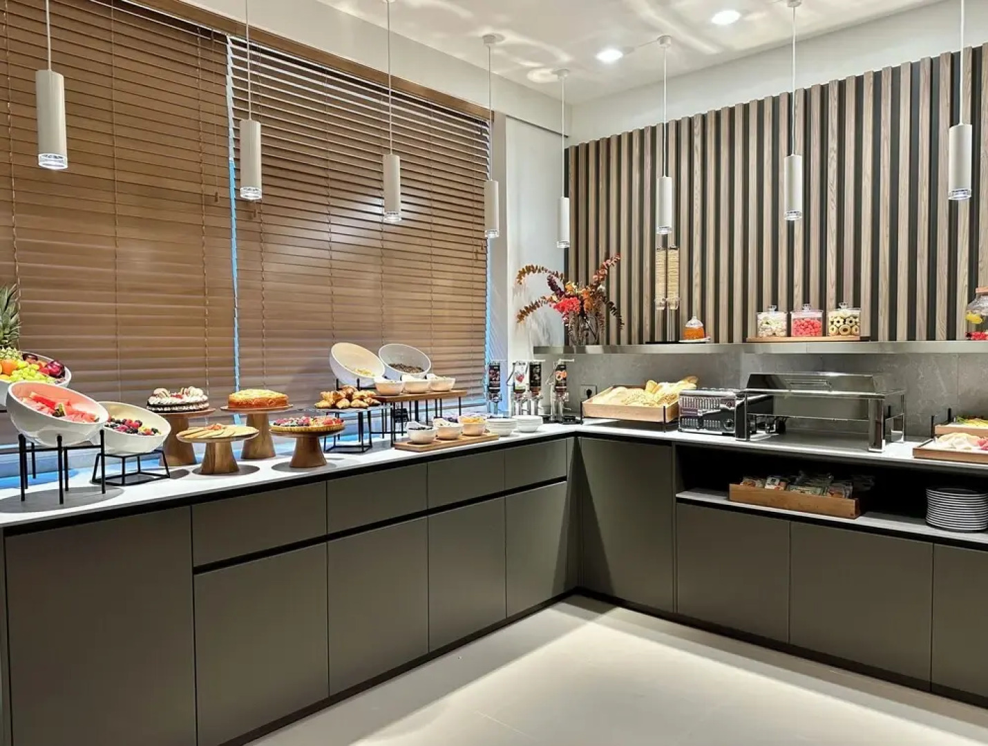 MEALBA HOTEL Suite & Pool