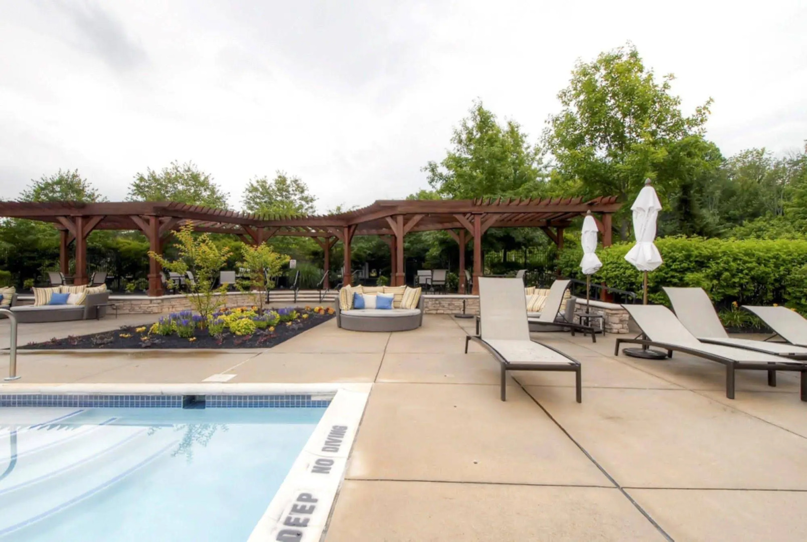 Global Luxury Suites at the Junction