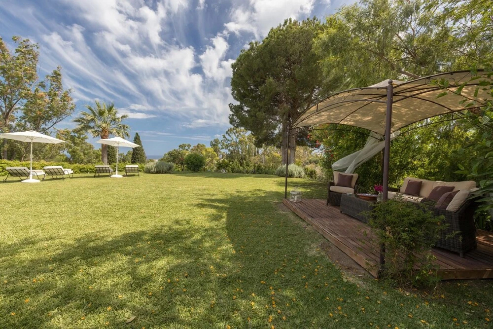 Mansion With 8 Bedrooms in Marbella, With Wonderful sea View, Private