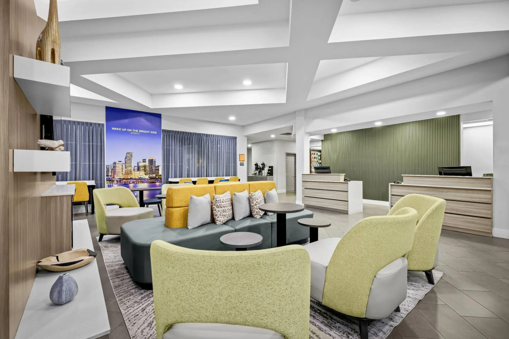 La Quinta Inn & Suites by Wyndham Miami Airport West