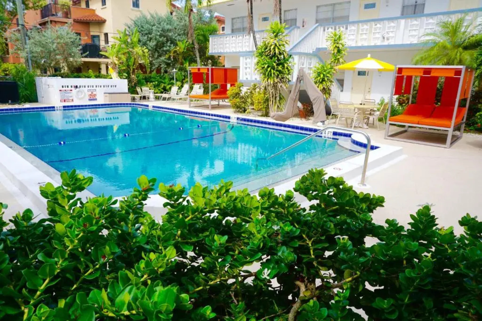 Club Lux Resort By the Beach