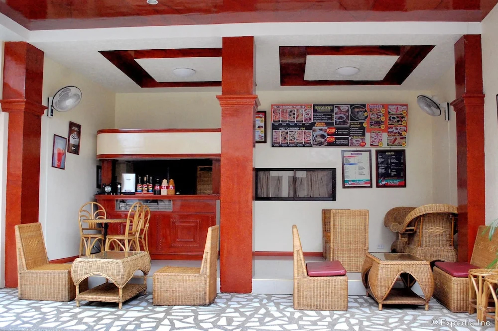 Aquari Travelers Suites