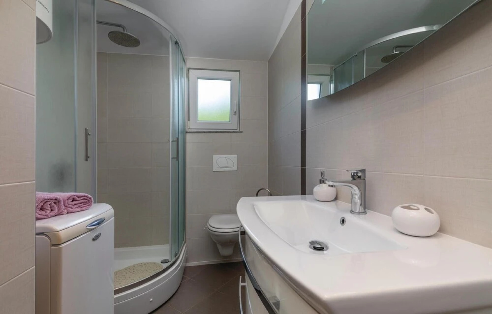 Awesome Home in Marcana with Hot Tub, Sauna & 6 Bedrooms