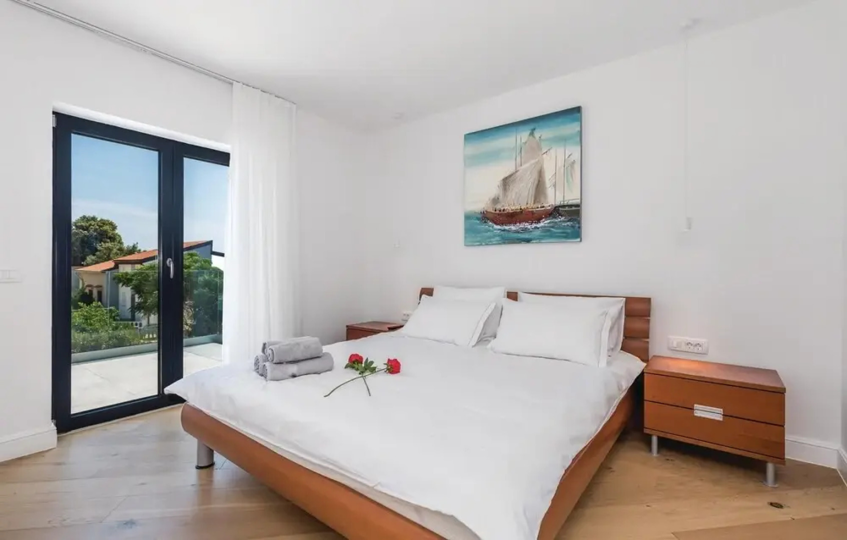 Stunning Home in Lun With 4 Bedrooms, Wifi and Outdoor Swimming Pool