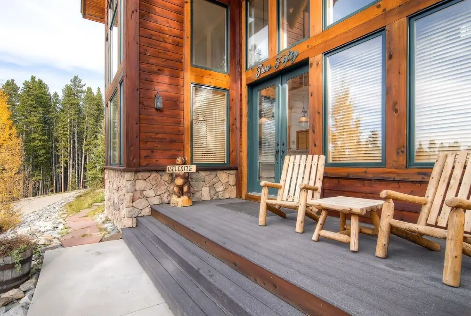 Timber Heights Lodge 3 Bedroom Home by RedAwning