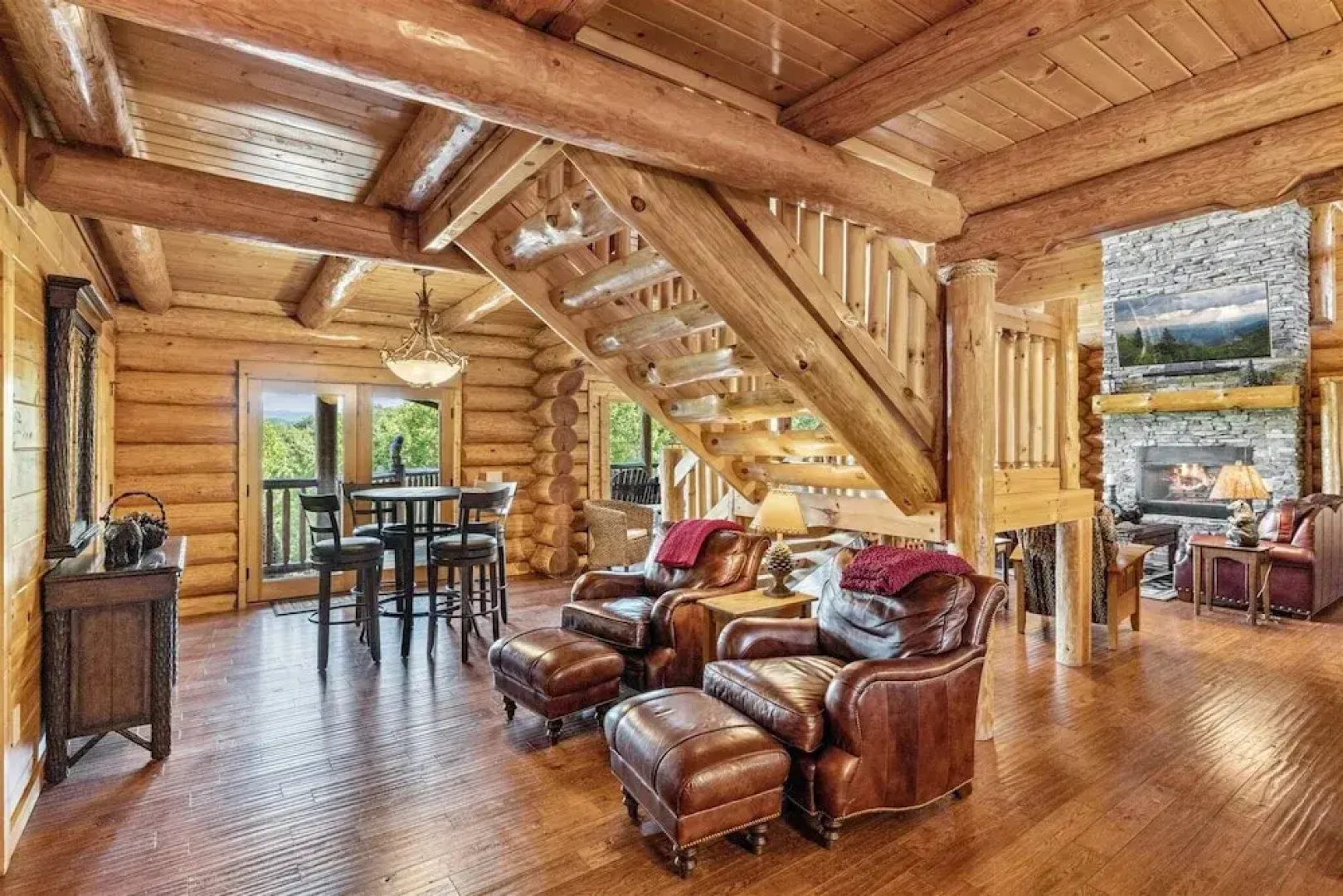 Paradise Point 4 Bedroom Cabin by RedAwning