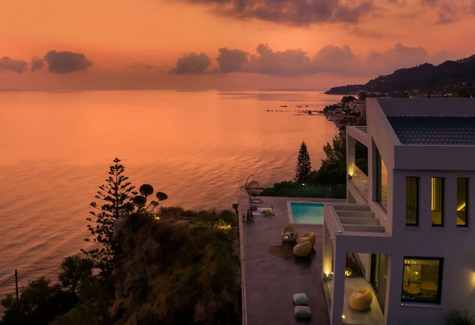 Sueño LUXURY VILLA 180 Iconic Sea View