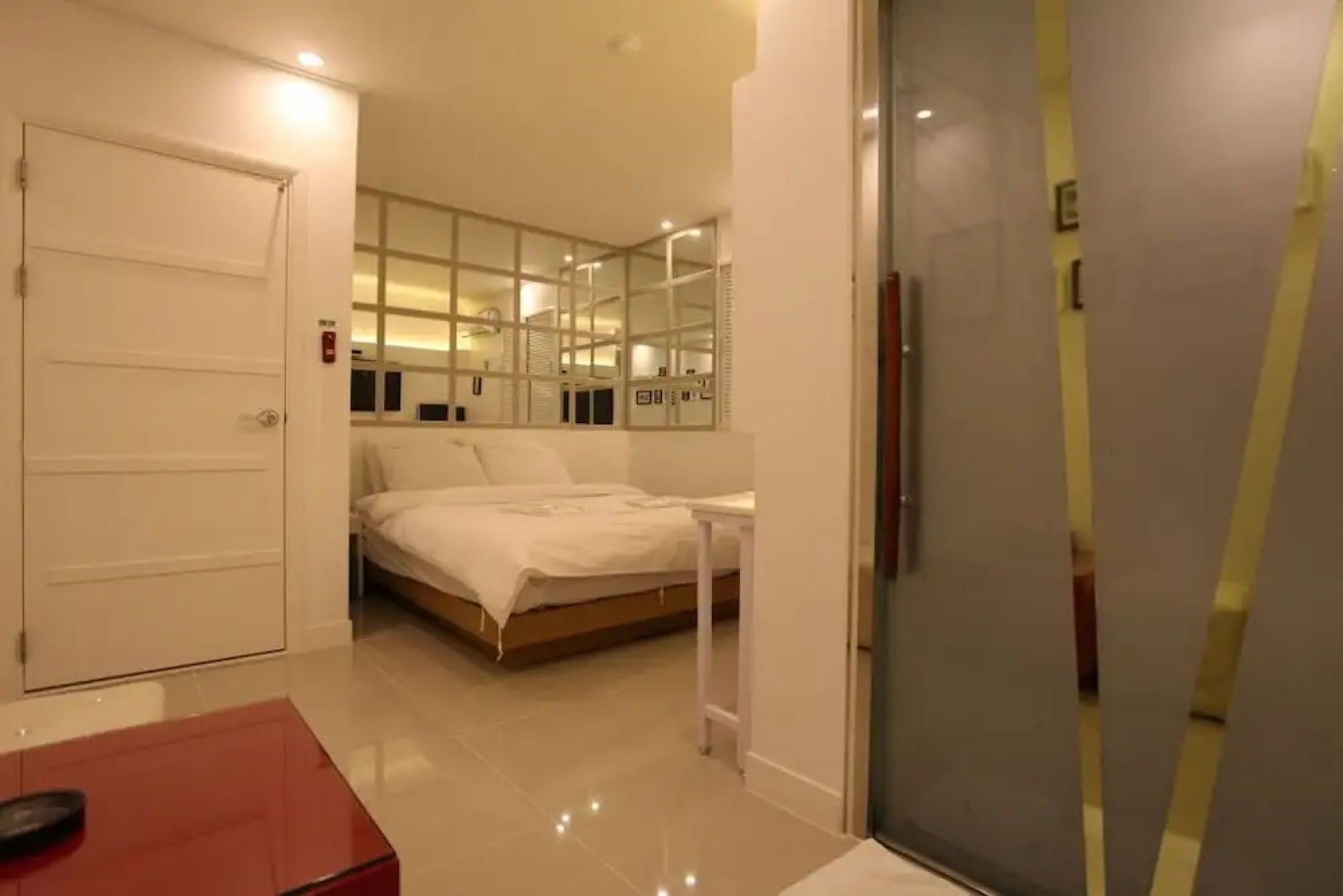 S Petite Hotel