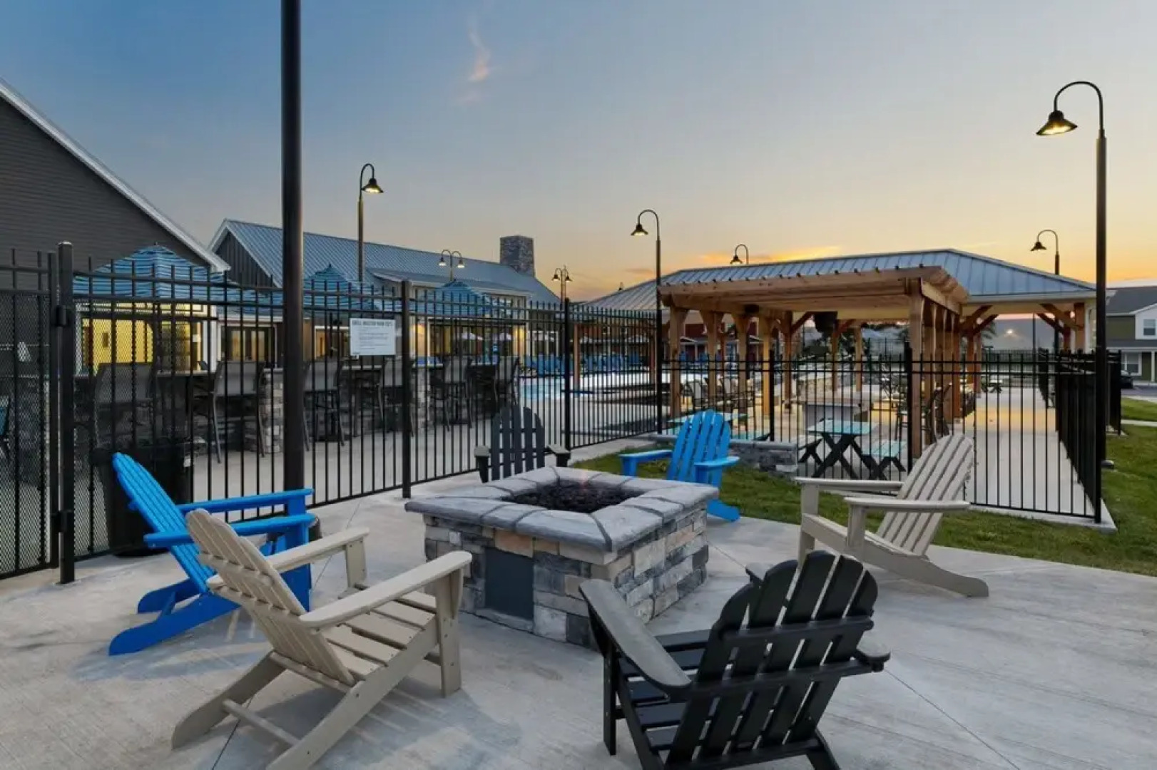 Cozy Houses at Nest Lawrence