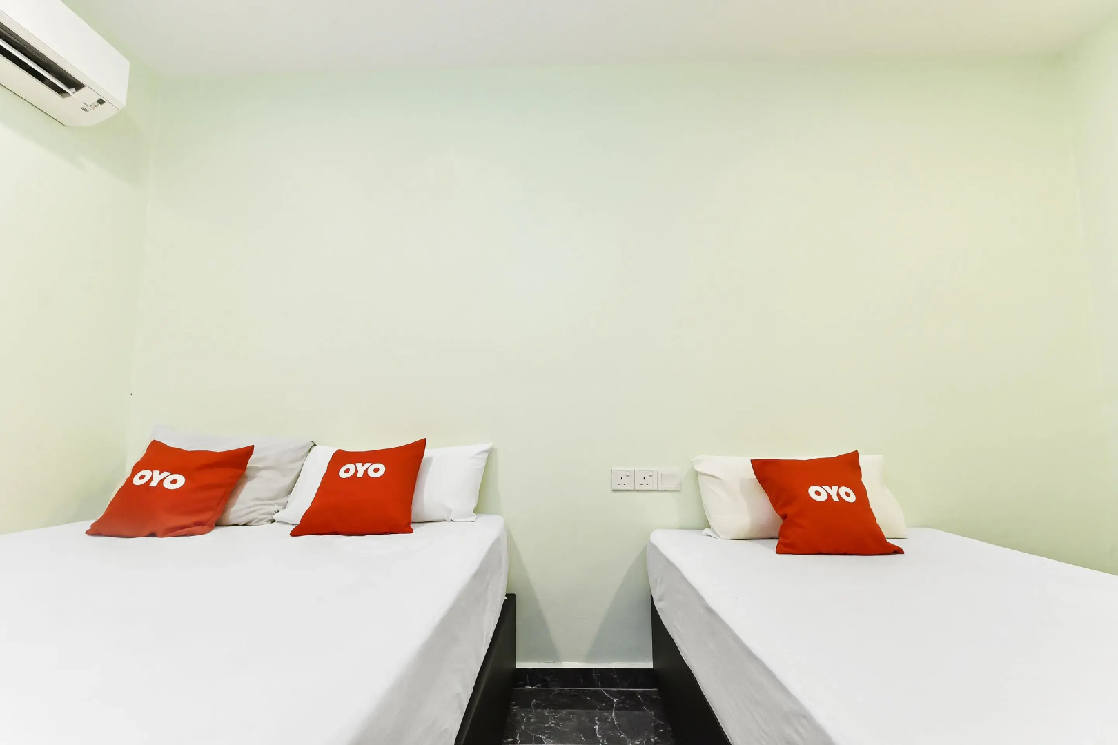 Th Hotel by OYO Rooms