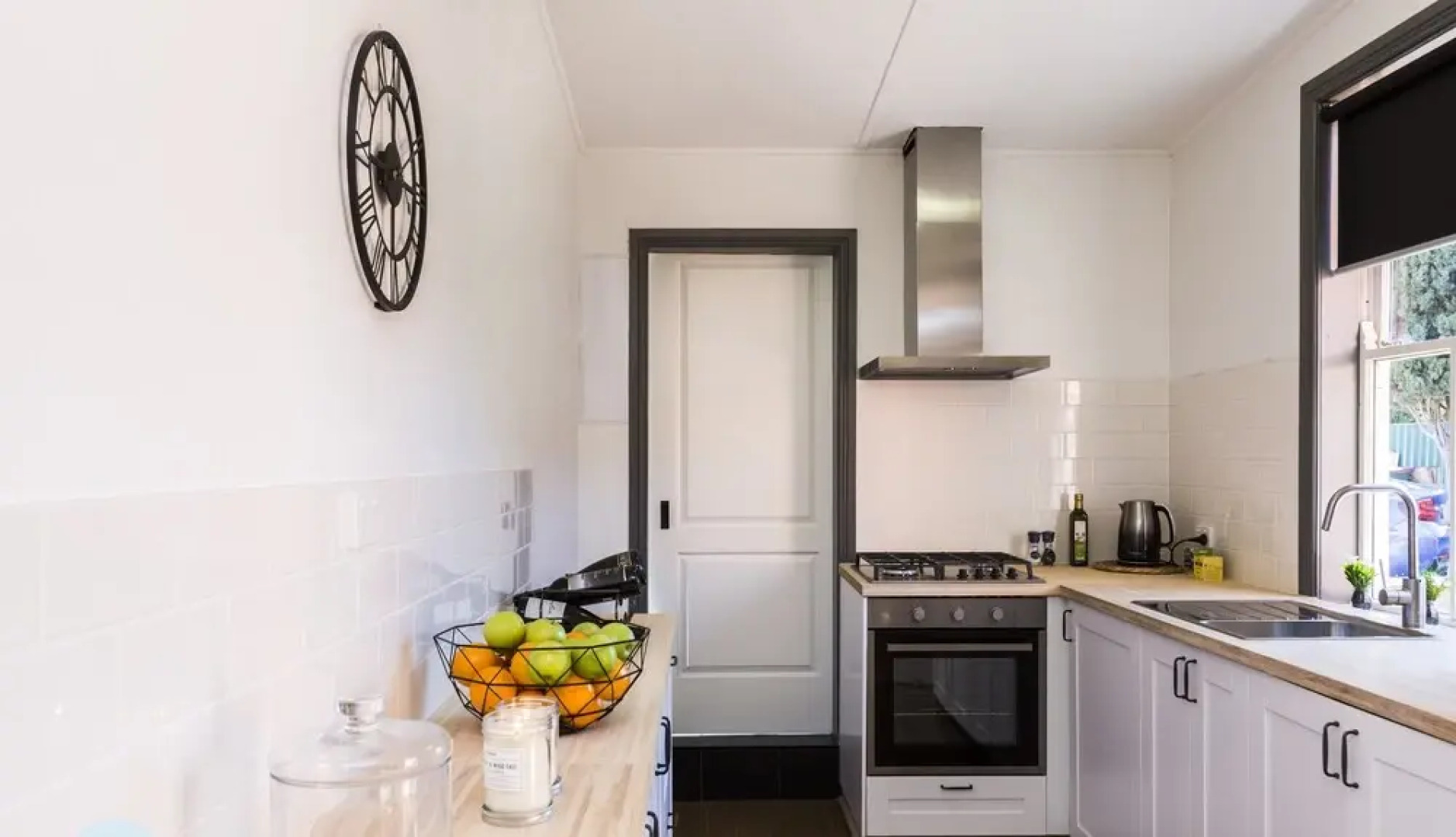 1 Bedroom Unit Close To Shops & Transport