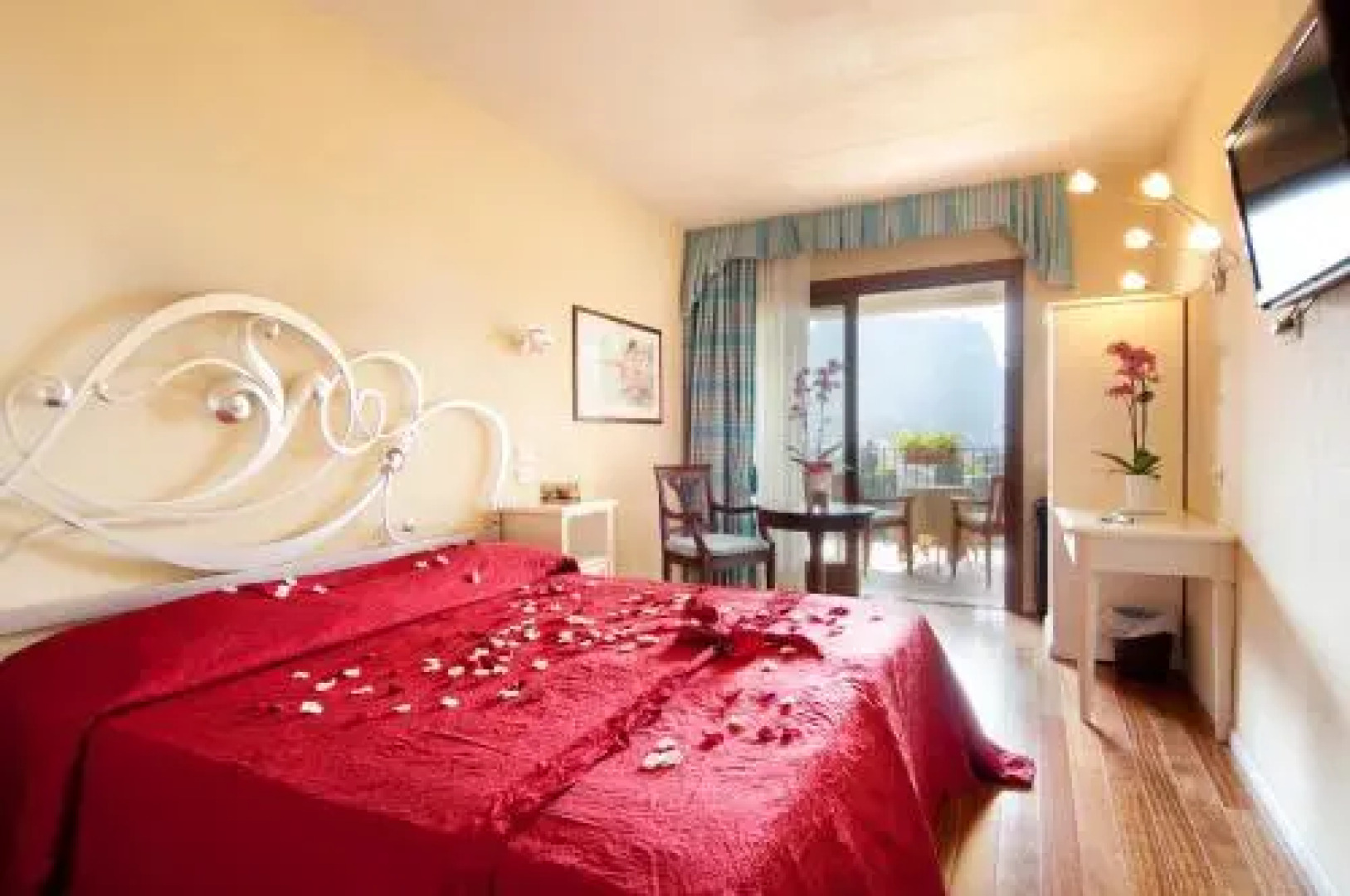 Villa Madrina Lovely and Dynamic Hotel