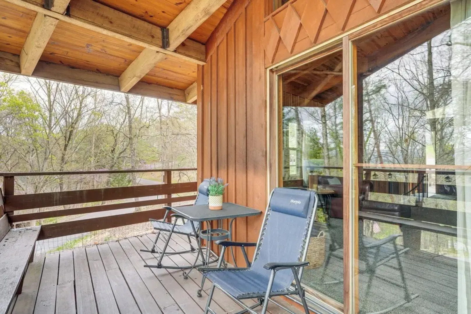 Treehouse-style Cabin, 1 Mi to Massanutten Resort