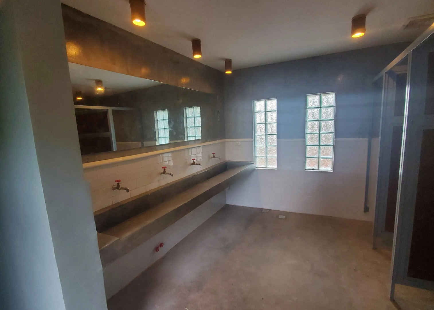 Outpost Hostel - Coron