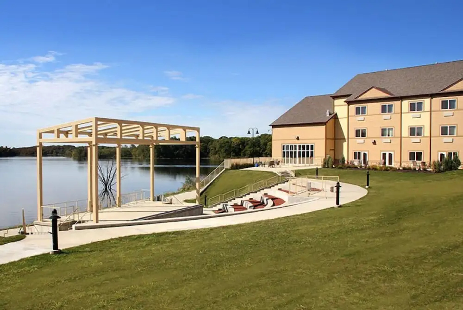 Lakeside Hotel Casino