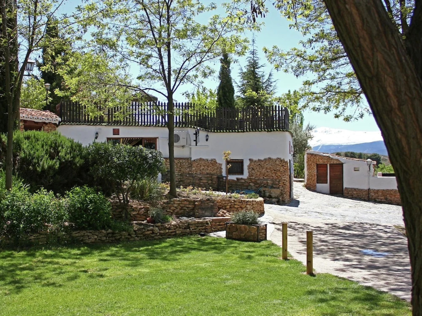 Rustic Cave House in Alcudia de Guadix With Pool