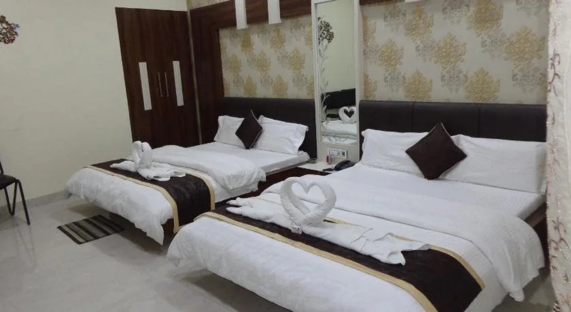 Hotel Prakshi Palace