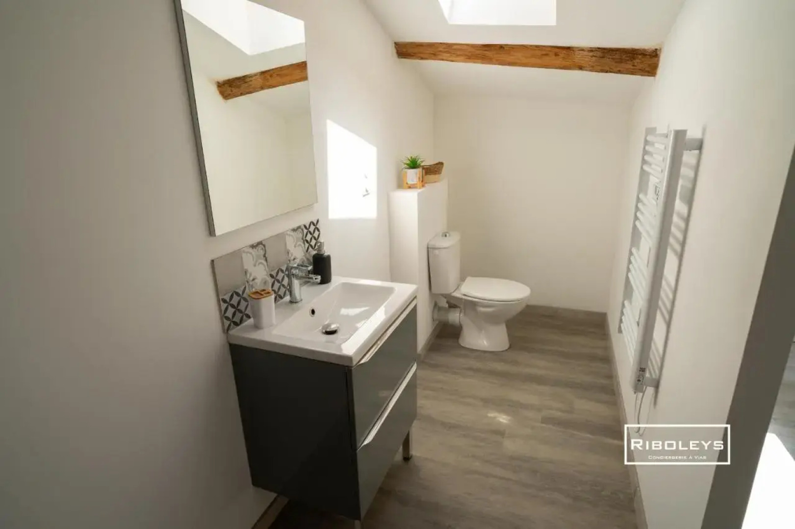 Sublime Loft de 130m² calme à Vias-Village