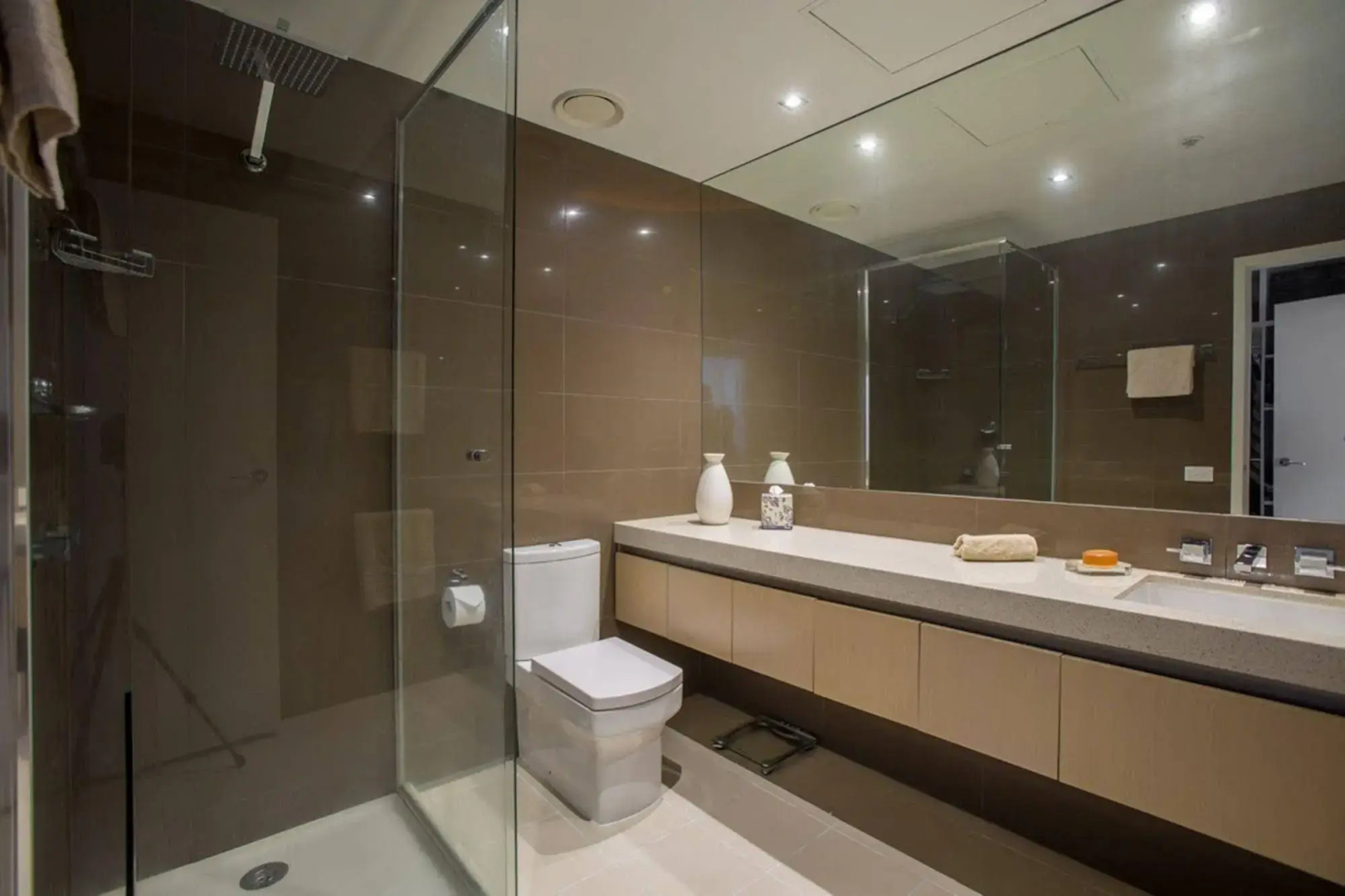 Port Melbourne Panorama - StayCentral