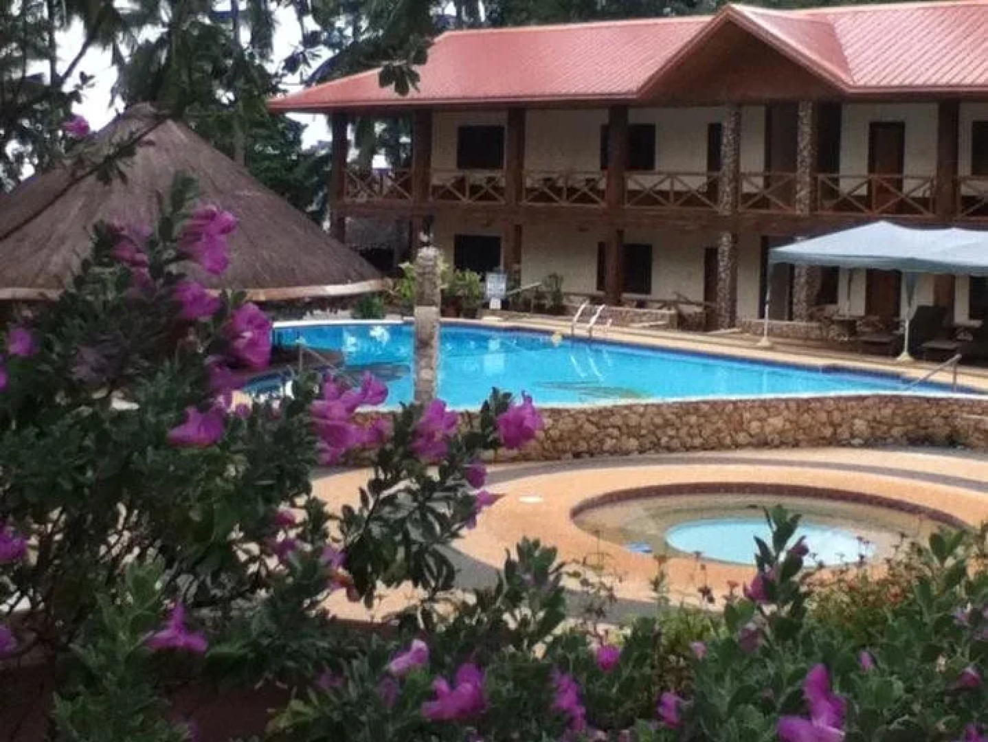 Nataasan Beach Resort and Dive Center