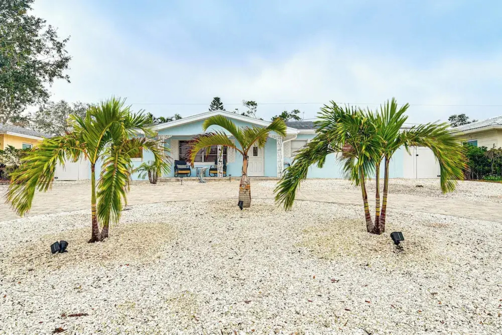 Private Hot Tub: Breezy Seminole Stay!