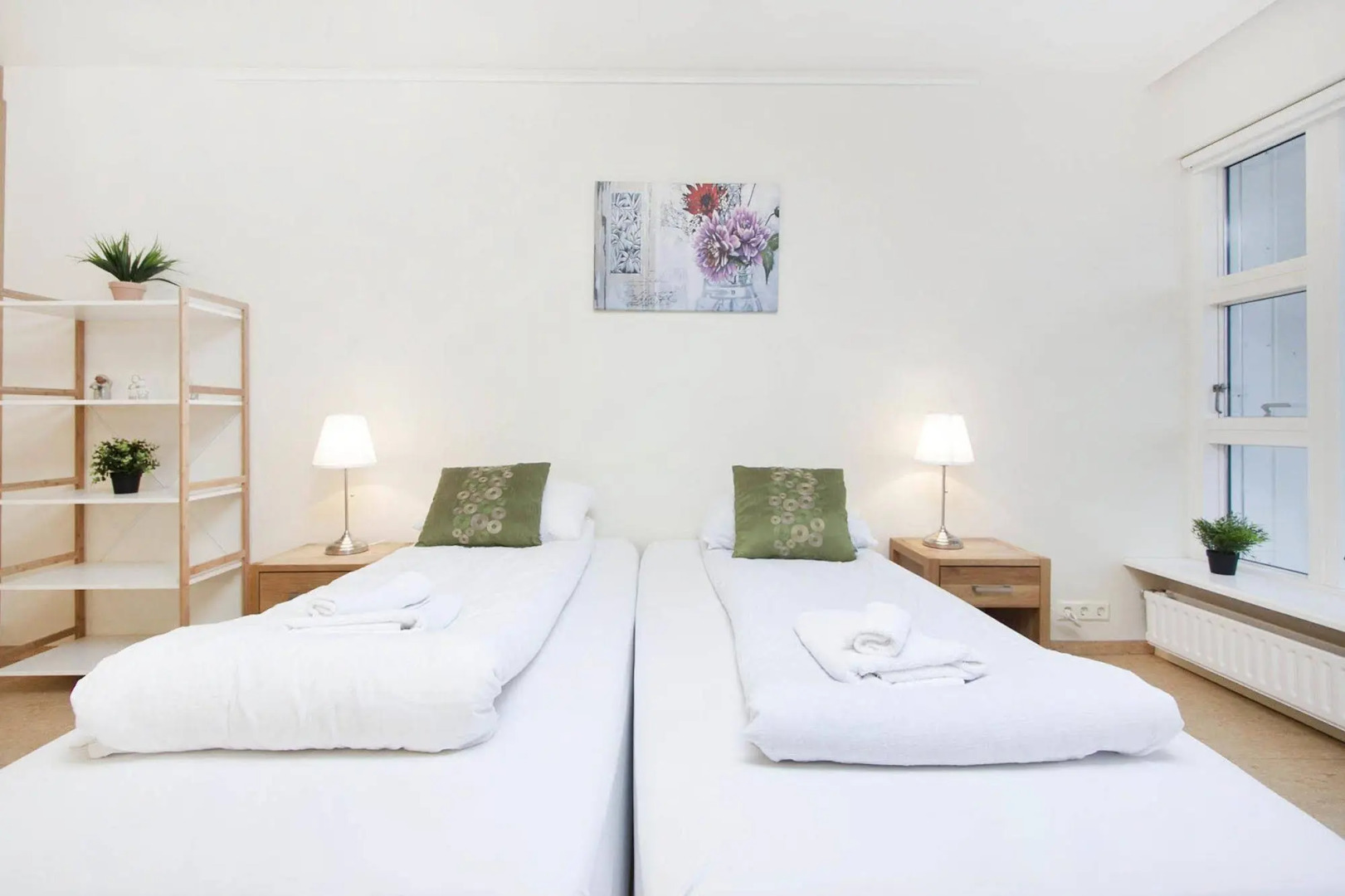 Golden Circle Apartments