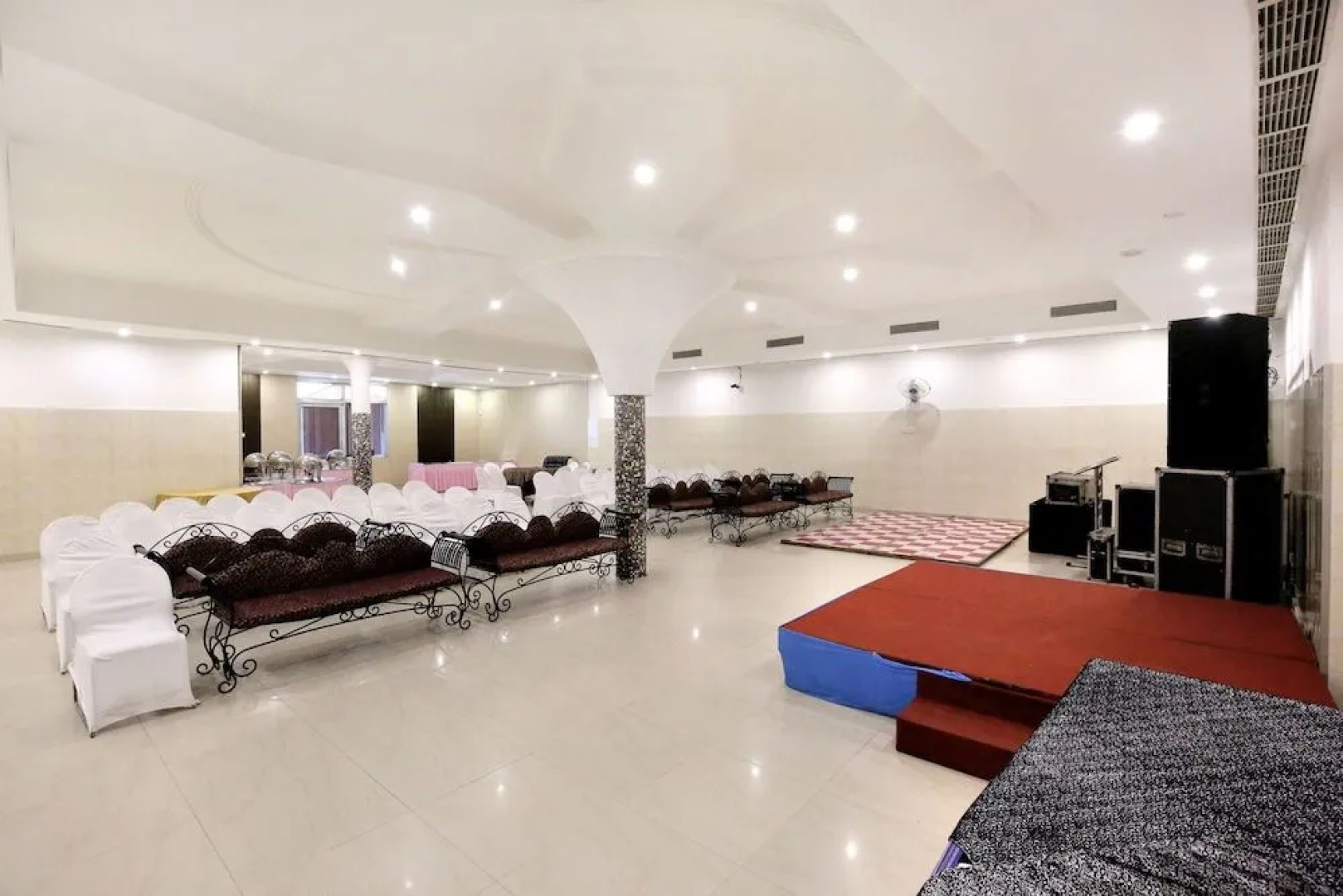 Capital O 4963 Hotel Inderprasth