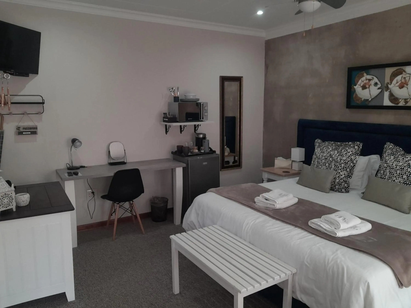 Longtom Farm Guesthouse