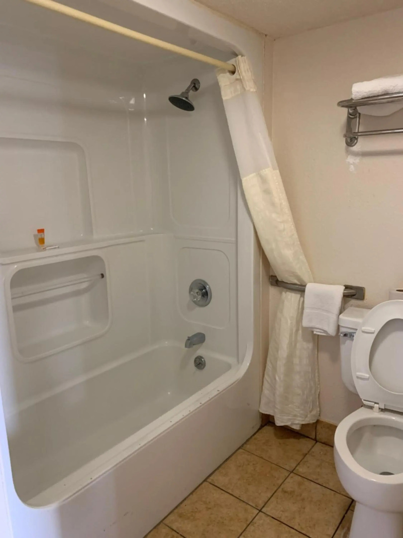 Budgetel Inn & Suites