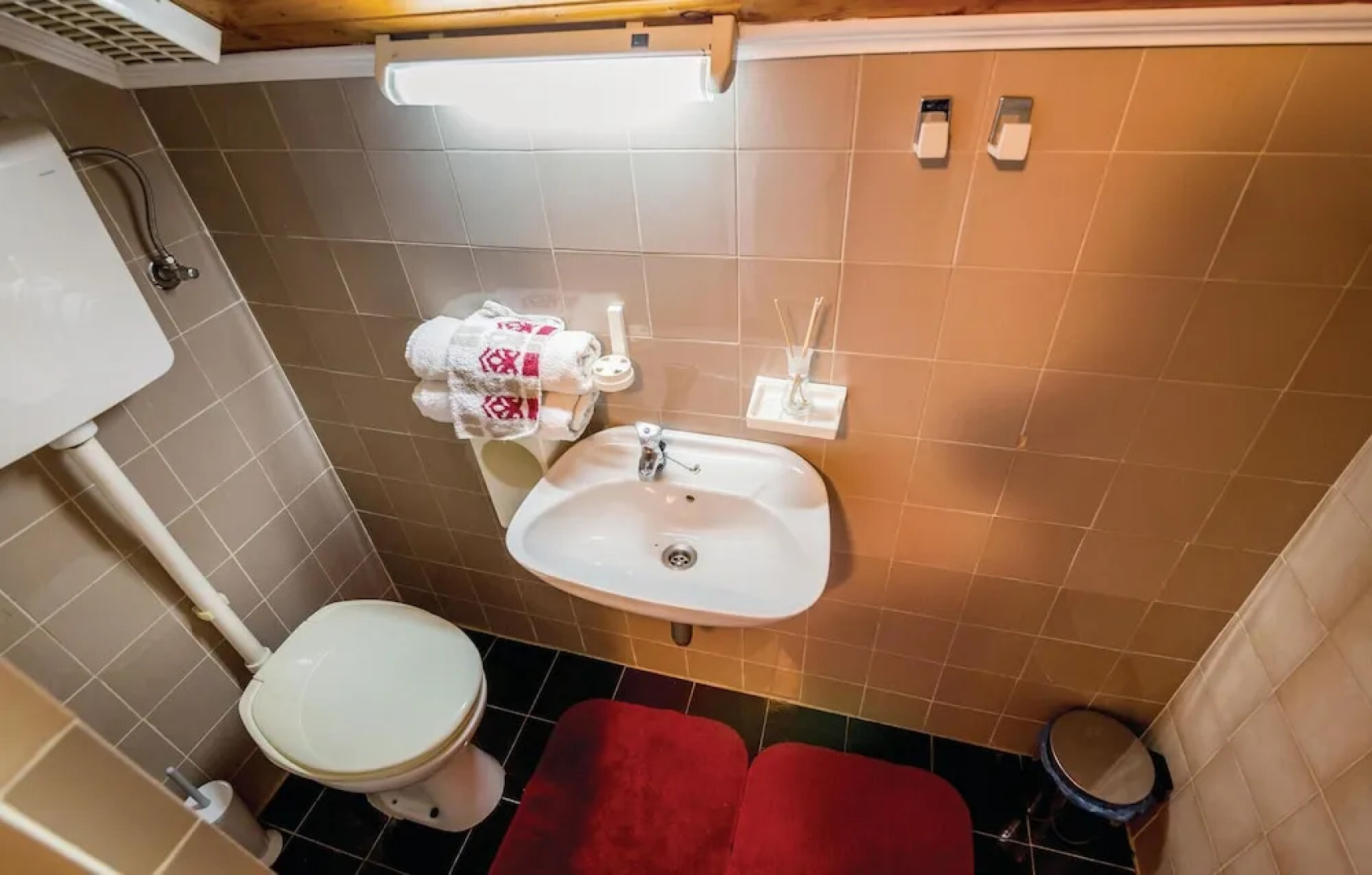 Beautiful Home in Njivice With Wifi and 2 Bedrooms